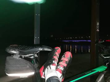 buty nad Wisłą.jpg