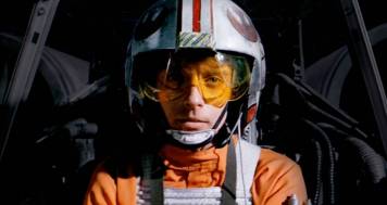 starwars-luke-xwingcockpit.thumb.jpg.09a8a7bbb8f6430508d8257ba6ec9edd.jpg