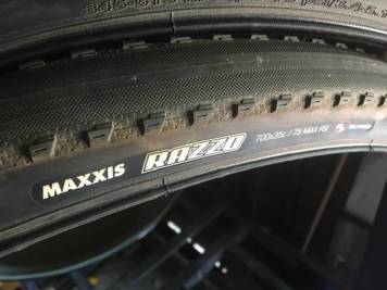 maxxis-razzo-700x35c-1577183137-4905_medium.thumb.jpeg.d343fbf30919cc8300a793ac5bc314c5.jpeg