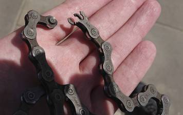 Chain_brake.thumb.jpg.01ec8aac58e52f7e08f830ca0039da6f.jpg